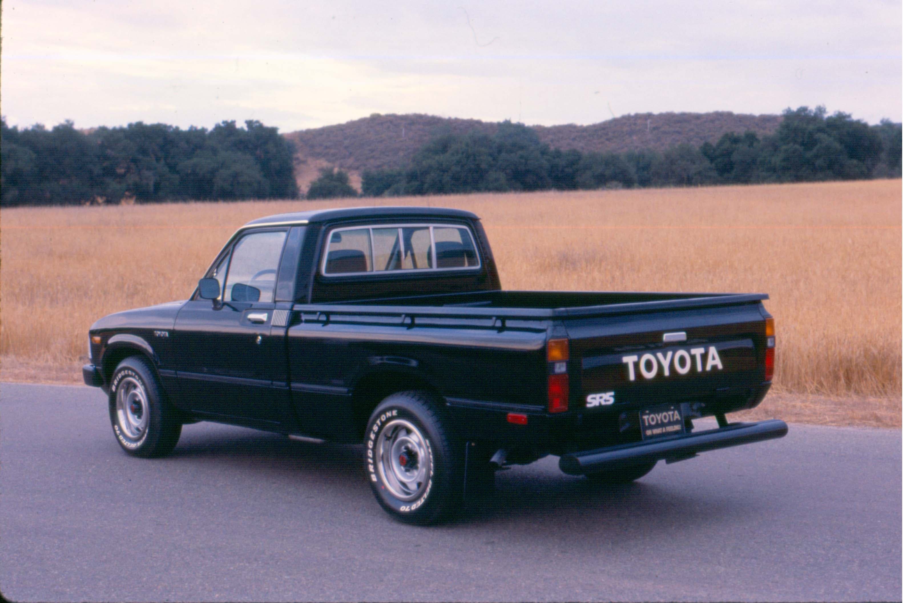 1984–1988 Toyota Pickup Base / DLX